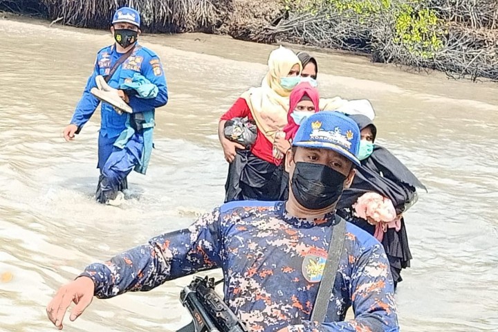 4 WNA Rohingya Coba Kabur ke Malaysia Berhasil Diamankan Petugas Imigrasi Bengkalis 