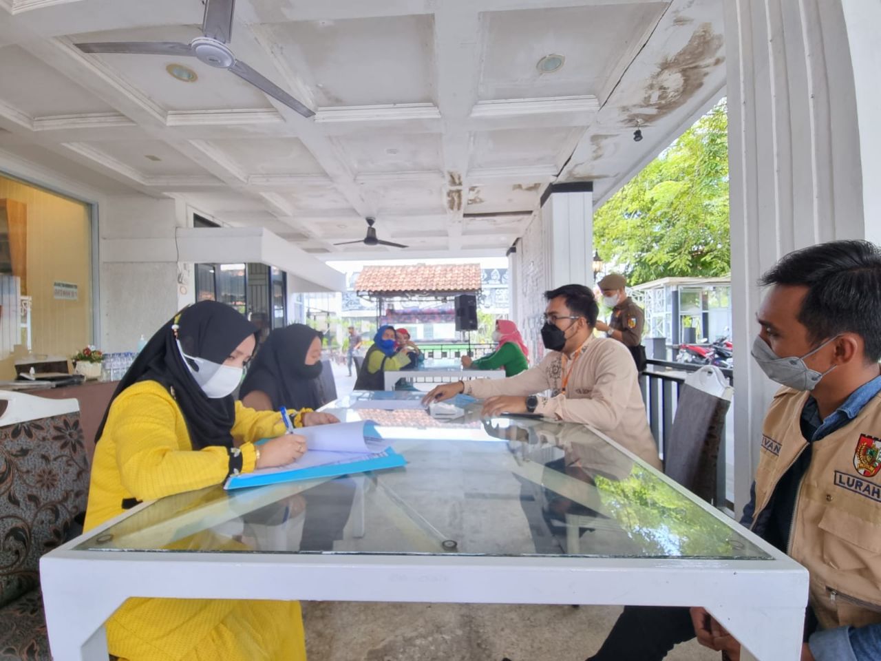 Pelaku Usaha Kuliner Diminta Tak Layani Makan di Tempat 