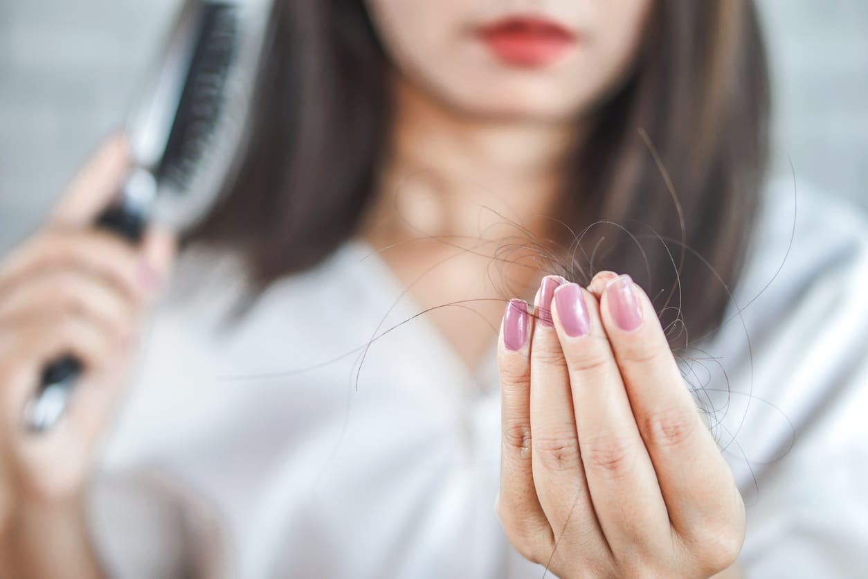 Memahami Penyebab Rambut Rontok dan Solusinya
