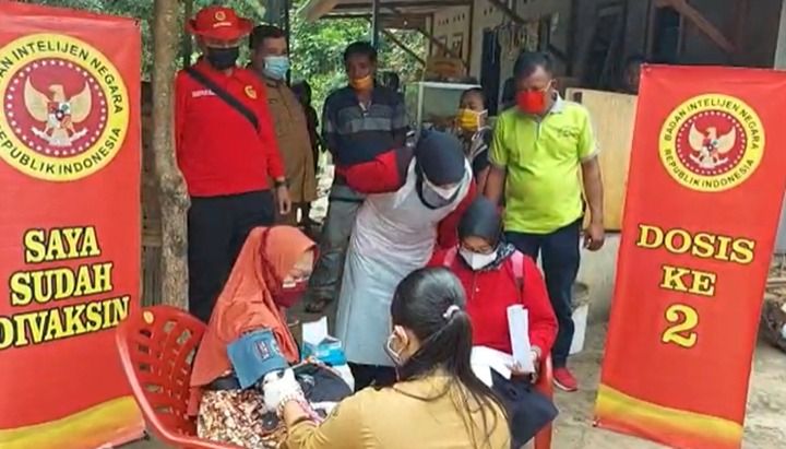 BIN Riau Lanjutkan Vaksinasi Dosis 2 ke Santri Pondok Pesantren