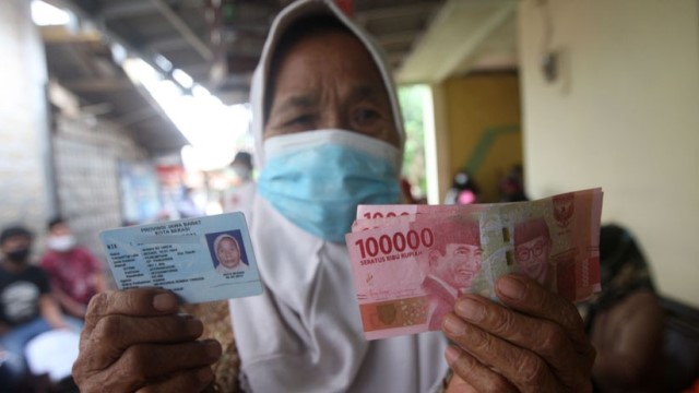 Mubazir! Rakyat Menjerit, Tapi Rp 28 Miliar Bansos Pemprov Riau Tak Tersalurkan
