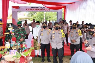 Terbaik di Riau, Kabaharkam Polri Tinjau Posko PPKM di Tangkerang Timur