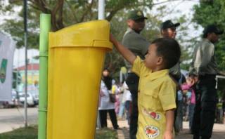 7 Cara Mengajarkan Anak Bertanggungjawab dengan Sampahnya
