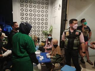 Operasi PPKM Level IV Pekanbaru, Petugas Gabungan Sanksi Pelaku Usaha
