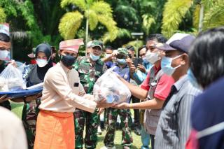 Sempena HUT ke-64 Riau, Dapur Umum Salurkan 2.500 Paket Nasi untuk Warga Terdampak Covid-19