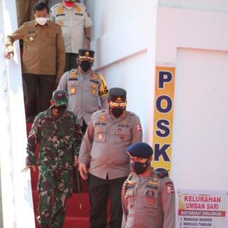 Wakapolri Tinjau Posko PPKM Kelurahan Umban Sari