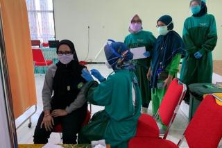 Bersiap, Giliran Warga Kepulauan Meranti Disuntik Vaksin Moderna