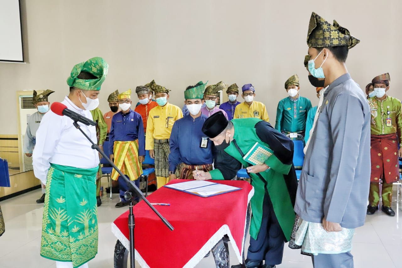 Bupati Meranti Lantik 21 Pejabat Eselon III & IV, Adil: Ini Bukan Gagah-gagahan Jabatan
