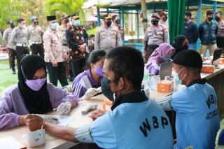 Kapolres Tinjau Vaksinasi di Lapas Selatpanjang