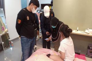 Selebgram Cantik Ini Raup Rp30 Juta dari Video Live Tanpa Busana
