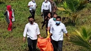 Sesosok Mayat Ditemukan Sudah Membusuk di Area Kebun Kelapa di Pelalawan