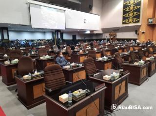 Anggota DPRD Kota Pekanbaru Walk Out Berjamaah Saat Hamdani Pimpin Rapat
