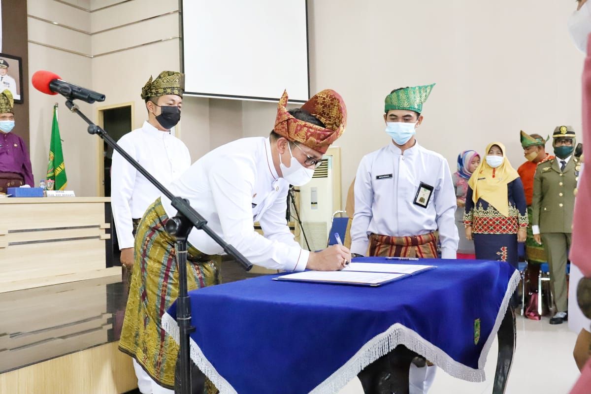 Usai Melantik Pejabat, Bupati Meranti: Buat Masalah, Saya Ganti!