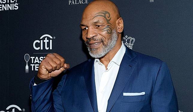 Siap Naik Ring Tinju Lagi, Mike Tyson Akan Adu Pukul dengan Logan Paul