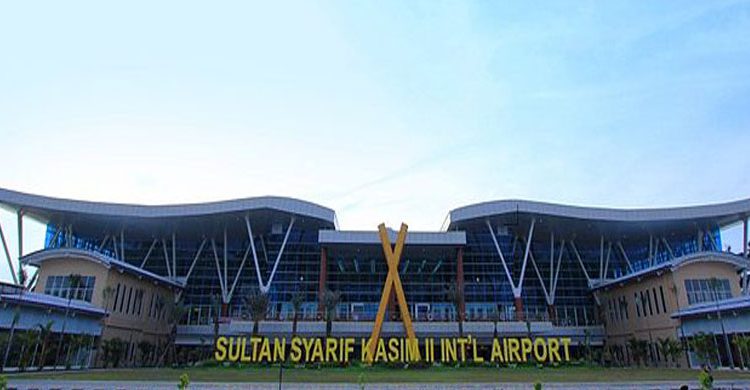 Penumpang Bandara SSK II Pekanbaru Tujuan Jawa-Bali Wajib Bawa Surat Negatif PCR