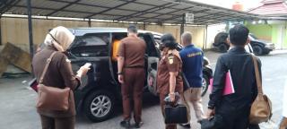 Kasus Suap Paspor: Pegawai Analis Imigrasi Pekanbaru Dituntut 1 Tahun Penjara, Terdakwa Langsung Ditahan