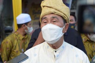 Serahkan Bansos Rp23 Miliar untuk 77 LKSA, Ini Pesan Gubernur Riau