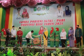 Asisten III Setda Riau Buka Kegiatan Porseni IGTKI di Dumai