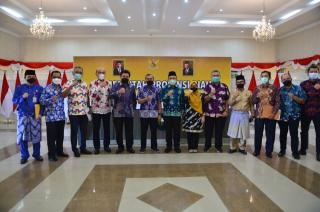 Gubernur Riau Bersama PT RAPP Bahas Program Pembangunan Daerah