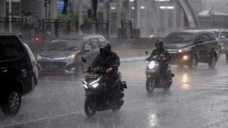 BMKG: Waspada Hujan Lebat & Potensi Banjir di Sejumlah Provinsi
