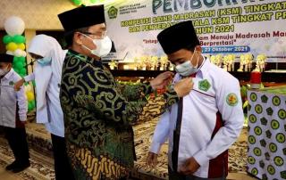 Kakanwil Kemenag Riau Lepas Kontingen Riau ke KSM Tingkat Nasional