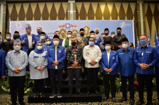 Gubernur Riau Hadiri Pelantikan Pengurus PAN Riau Periode 2020-2025