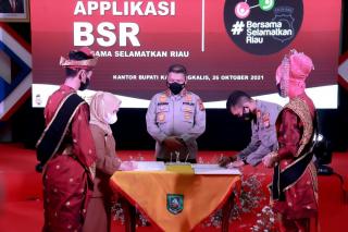 Bupati Bengkalis Dampingi Kapolda Riau Launching Aplikasi BSR