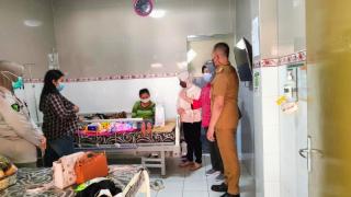 Kasihan, Balita Disiram Air Panas & Disundut Rokok oleh Calon Ayah Tiri