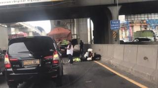 Seorang Polisi Gugur Terlindas Truk Saat Lakukan Pengawalan ke Bekasi
