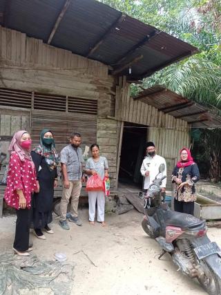 Tim Berbagi Itu Indah Berbagi Itu Berkah Kembali Bagikan 20 Paket Sembako
