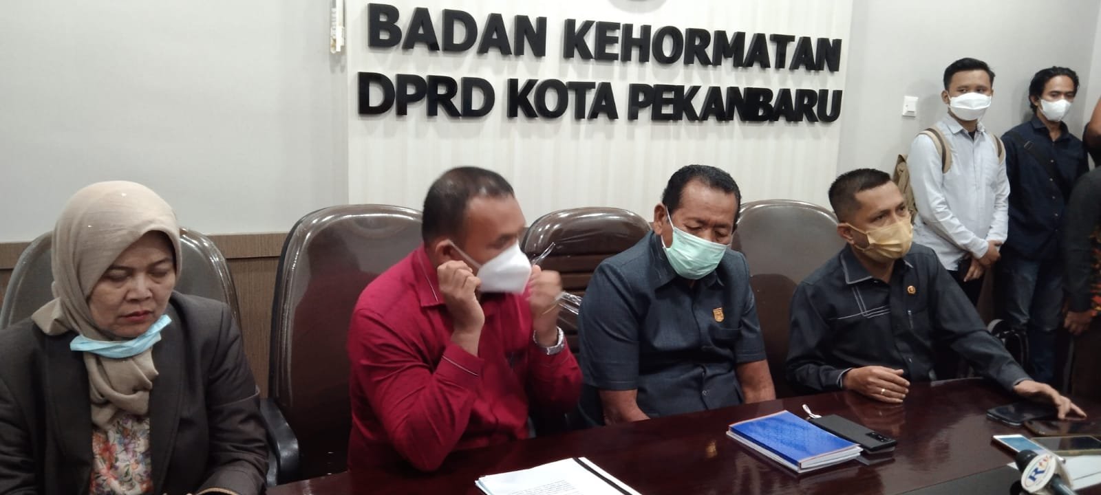 Ketua DPRD Pekanbaru Hamdani Diberhentikan, Badan Kehormatan Deadline 10 Hari Pimpinan DPRD untuk Tindak Lanjuti