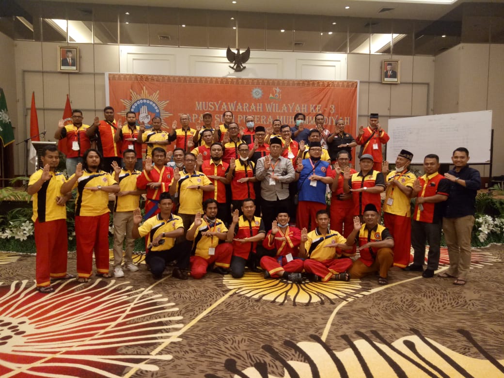 Rektor UMRI Nahkodai Tapak Suci Putera Muhammadiyah Riau