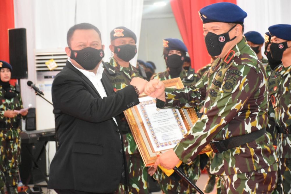 Berkontribusi Berikan Dampak Positif Untuk Polda Riau, Pemda Kampar Terima Penghargaan