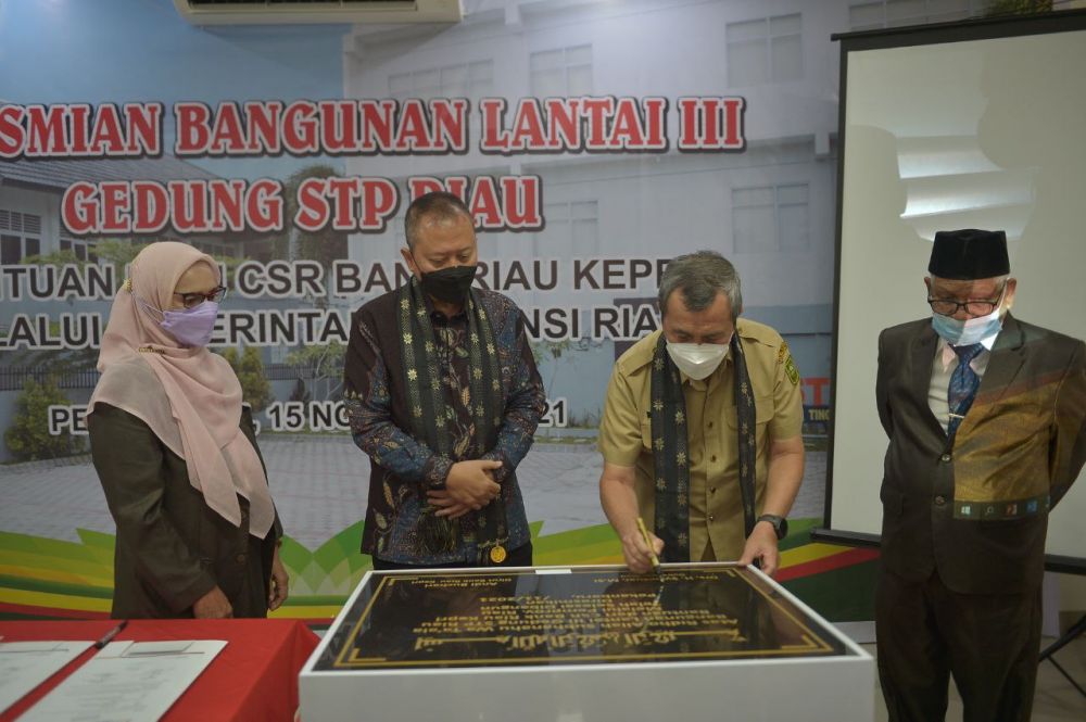 Gubernur Riau Resmikan Lantai III Gedung Sekolah Tinggi Pariwisata Riau