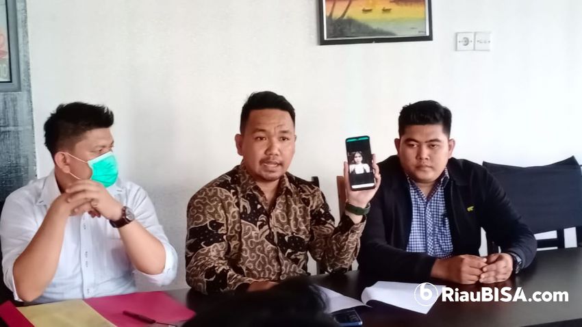 Kuasa Hukum Dekan UNRI Sebut Mahasiswi L Ada di Aplikasi Michat