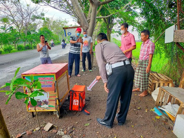 Tega, Bayi Masih Hidup Dimasukkan Boks Makanan Lalu Dibuang di Pinggir Jalan