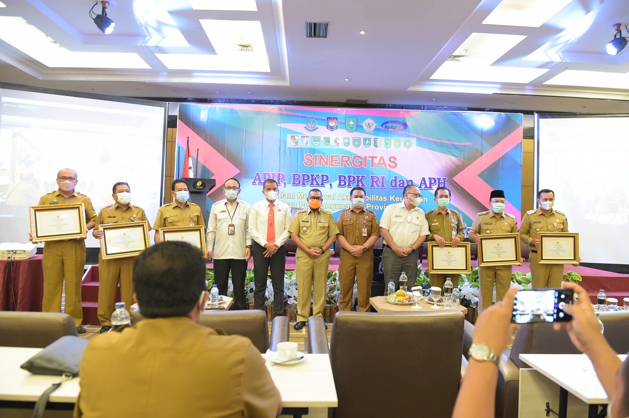 Diskominfotik Riau Raih Penghargaan Hasil Pemeriksaan Inspektorat