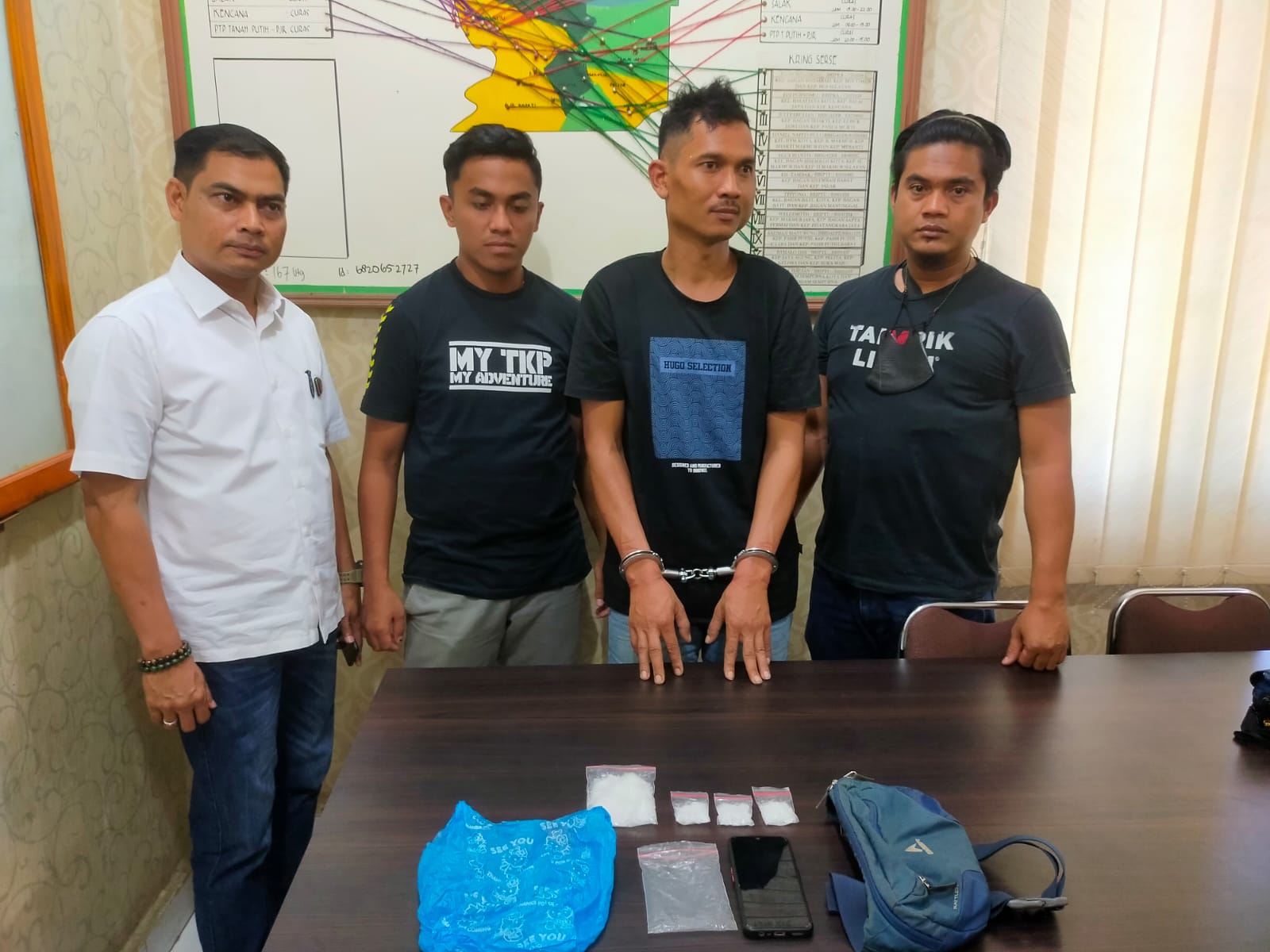 Sopir Simpang Pujud Rohil Digulung Bersama Barang Bukti Sabu 89,57 Gram Siap Edar