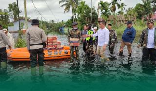 Bupati Meranti Sapa Warga Dumai Yang Jadi Korban Banjir