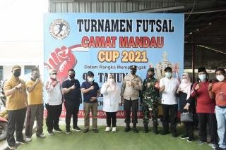 Buka Turnamen Futsal Camat Mandau Cup, Bupati Bengkalis: Harus Junjung Sportifitas