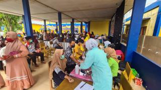 300 Warga di Vaksinasi Yayasan Darel Fadhilah Riau