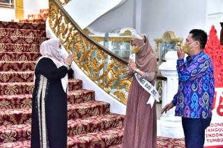 Bupati Kasmarni Terima Silaturahmi Putri Hijab Riau 2021