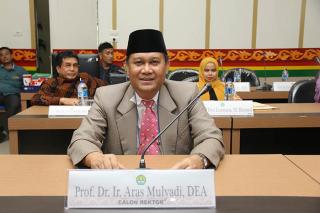 Ini Alasan Rektor UNRI Belum 