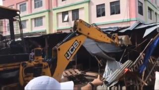 Aksi Bongkar Lapak di Pasar Agus Salim, Satpol PP Pekanbaru Dihujani Kata-kata Kotor 