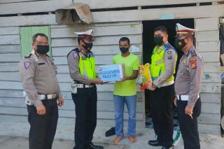 Satlantas Polres Siak Salurkan Bansos Kepada Korban Laka Lantas