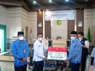 Pemkab Meranti Serahkan 233 Penerima Manfaat dari Kemensos RI