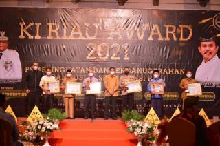 Ini 6 Pimpinan Badan Publik di Riau Raih Penghargaan Khusus KI