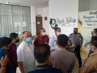 Pemko Pekanbaru Bantu Rawat Pelajar Yayasan Abdurrab yang Positif Covid-19 di RSD Madani