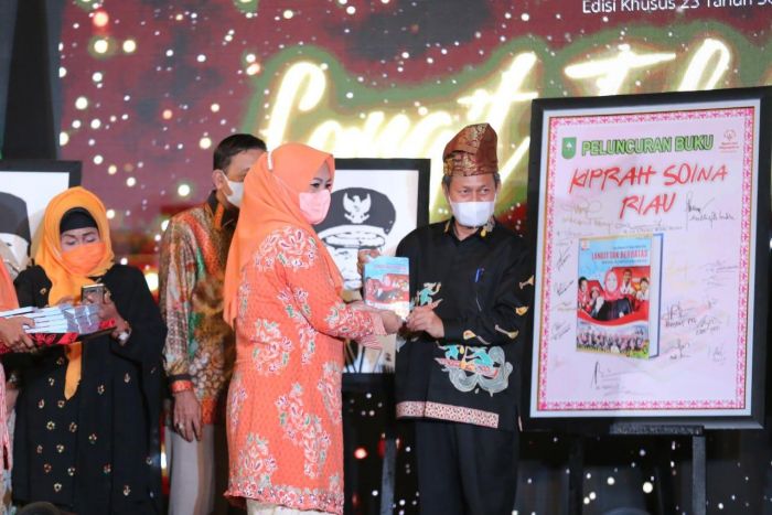 Masrul Kasmy Apresiasi Buku Kiprah SOIna Riau "Langit Tak Berbatas" 