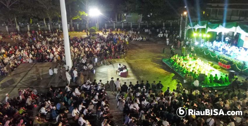 Meranti Bershalawat, Ribuan Masyarakat Padati Halaman Kantor Bupati